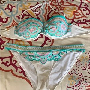 Victoria’s Secret bikini